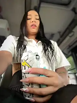 XXX chat uživo modela __IRIS__