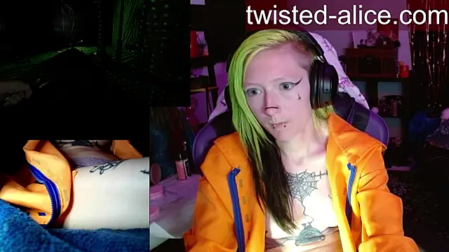 Show modela Twisted_Alice na web-kameri