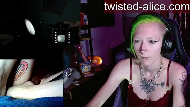 Pokazy przed kamerką – Twisted_Alice