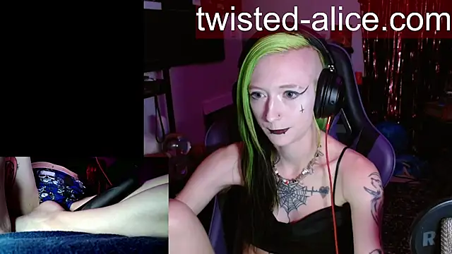 Twisted_Alice Adlı Modelin Canlı XXX Sohbeti