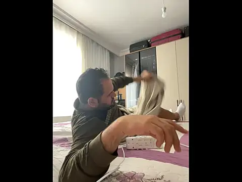SecretGuyTrのウェブカメラショー