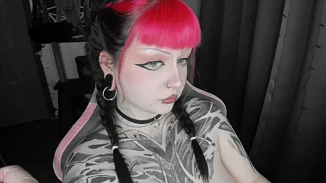 t0riayun0 Adlı Modelin Canlı XXX Sohbeti