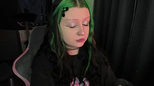 XXX chat uživo modela t0riayun0