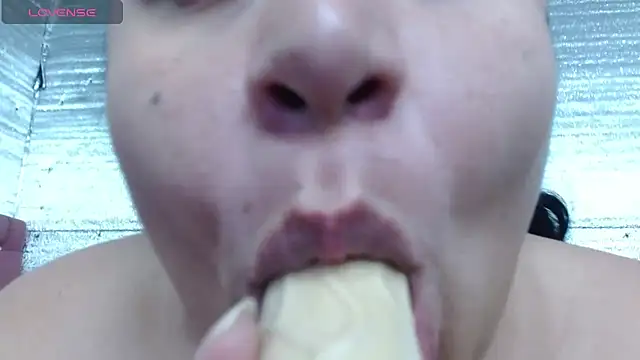 EMILY-NESSA Pertunjukan Webcam