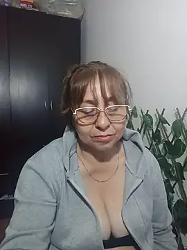 nicoltatiana_ Adlı Modelin Canlı XXX Sohbeti