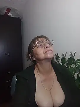 nicoltatiana_ élő XXX-chatje