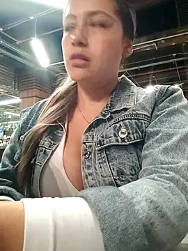 alana_69's Live Sex Cam Show