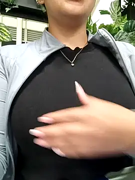 alana_69のウェブカメラショー