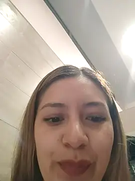 alana_69のウェブカメラショー