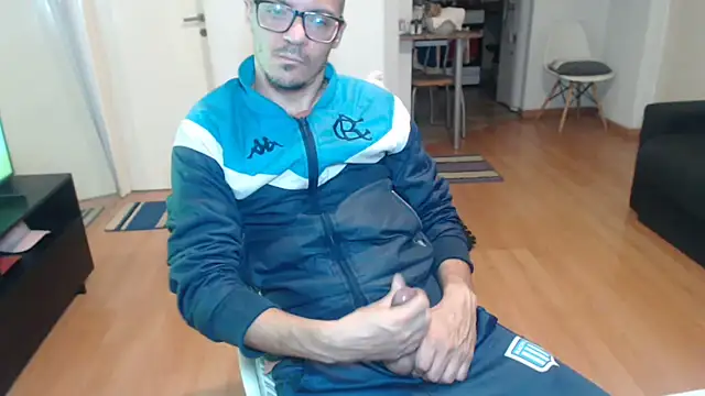 guachin_hunk: διαδικτυακό σόου στην κάμερα