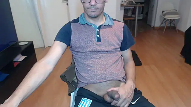 Živý XXX chat guachin_hunk