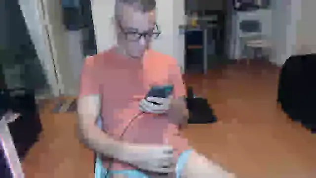 Pokazy przed kamerką – guachin_hunk