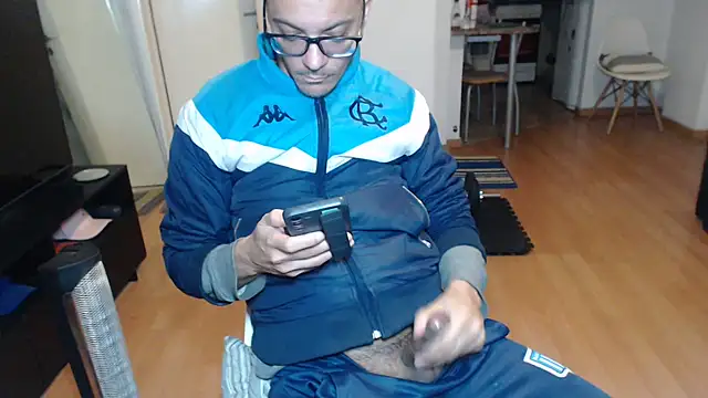 guachin_hunk: διαδικτυακό σόου στην κάμερα
