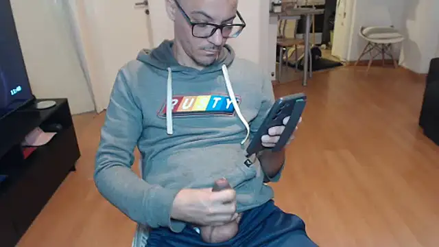 guachin_hunk: διαδικτυακό σόου στην κάμερα