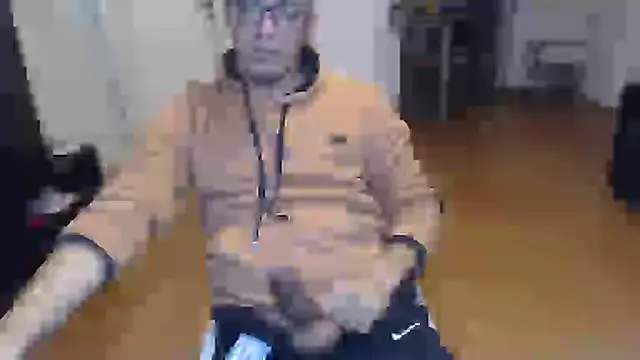 Show modela guachin_hunk na web-kameri