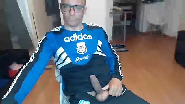 Pokazy przed kamerką – guachin_hunk