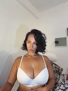 Chat +18 de ThaliaGomex ao vivo