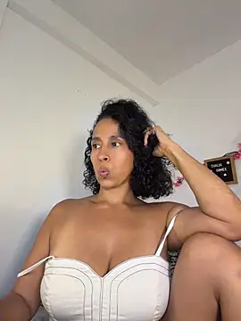 XXX chat uživo modela ThaliaGomex