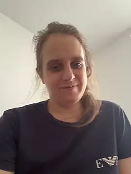 Chantalee Pertunjukan Webcam