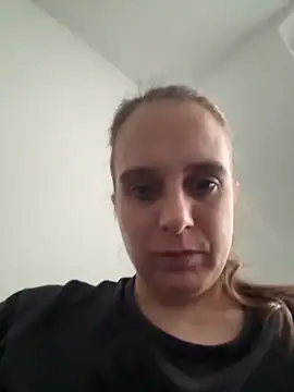 Chantalee Pertunjukan Webcam