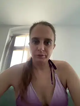 Pertunjukan Kamera Web Chantalee