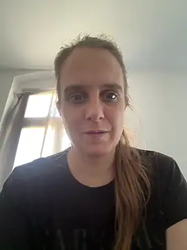 Pertunjukan Kamera Web Chantalee