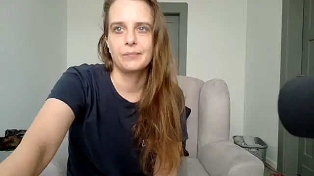 Chantalee Show in webcam