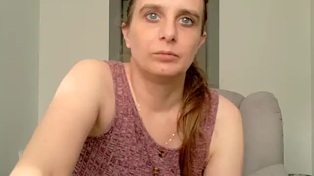 Chantalee Chat XXX live