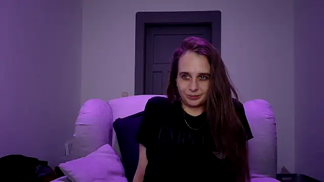 Chantalee: διαδικτυακό σόου στην κάμερα