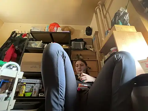 Snowbunnycake_131's Webcam Show