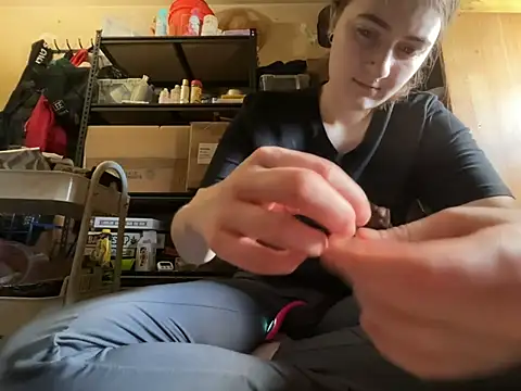 Snowbunnycake_131's Webcam Show