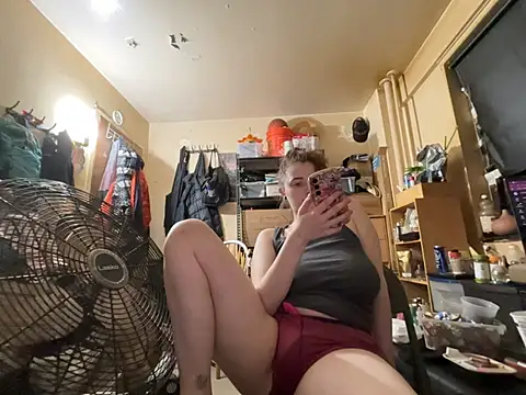 Snowbunnycake_131's Webcam Show