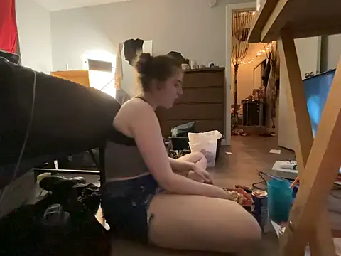 Snowbunnycake_131's Webcam Show