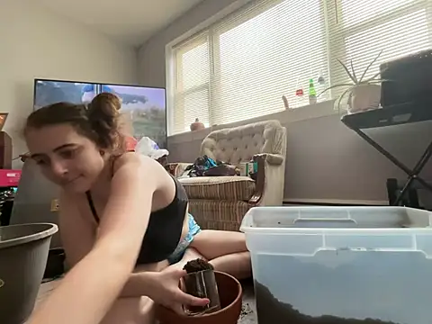 Snowbunnycake_131: διαδικτυακό σόου στην κάμερα