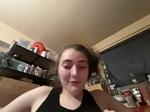 Snowbunnycake_131's Webcam Show