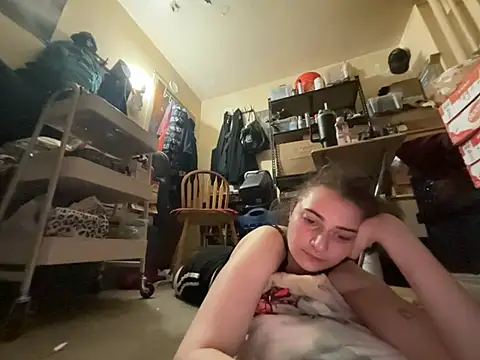 Snowbunnycake_131 Show in webcam