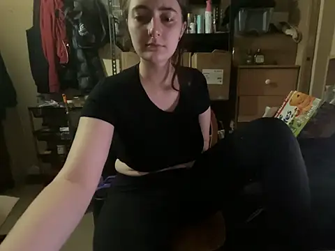 Snowbunnycake_131's Webcam Show