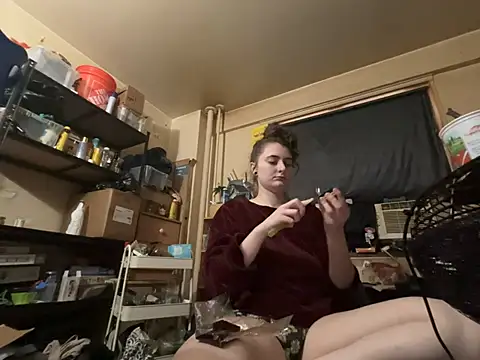 Snowbunnycake_131's Webcam Show