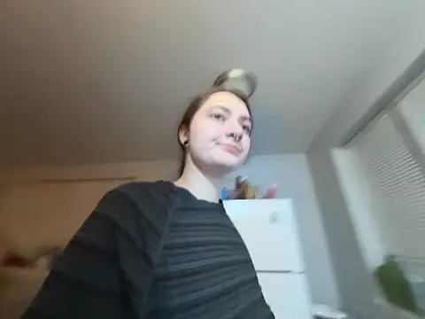 Snowbunnycake_131 Show in webcam