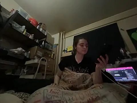 Snowbunnycake_131 Show in webcam