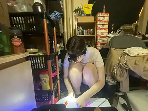 Snowbunnycake_131's Webcam Show