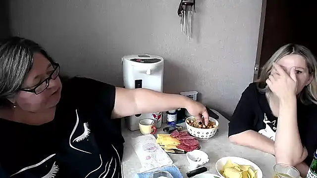 sex2's Webcam Show