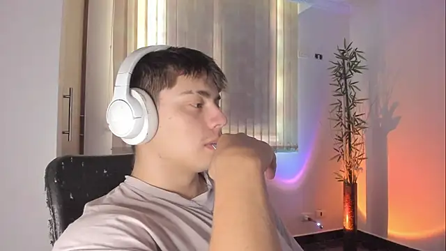 Giordano_Russo Pertunjukan Webcam
