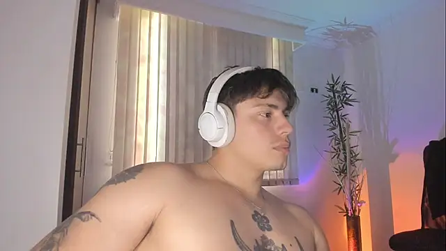 Show de Giordano_Russo na webcam