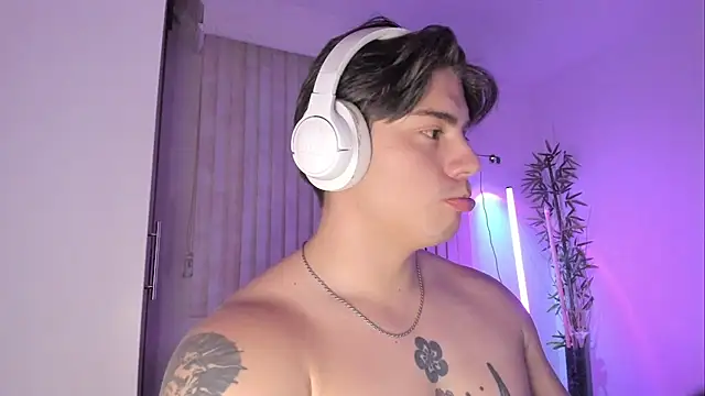 Show de Giordano_Russo na webcam