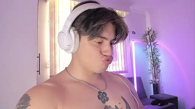 Show de Giordano_Russo na webcam