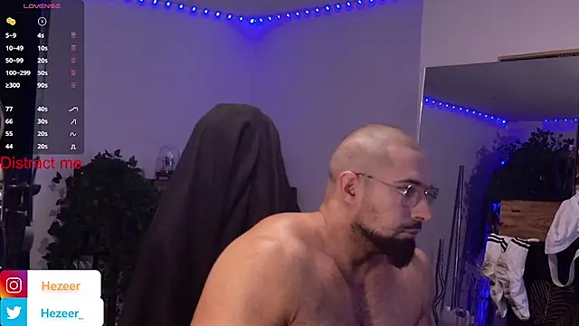 Show modela Musculus6 na web-kameri