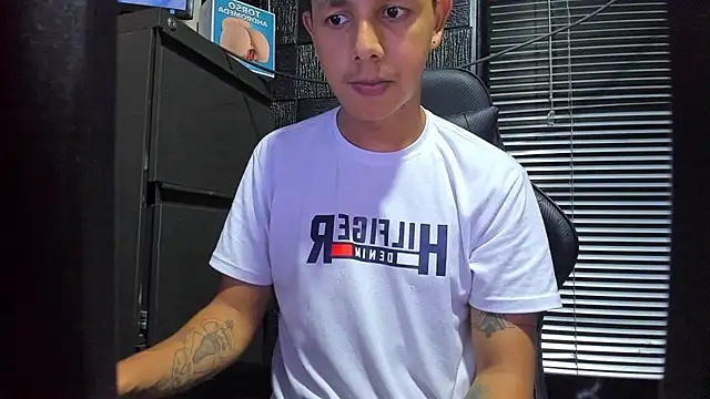 boy_bigcock24cm 在線直播表演