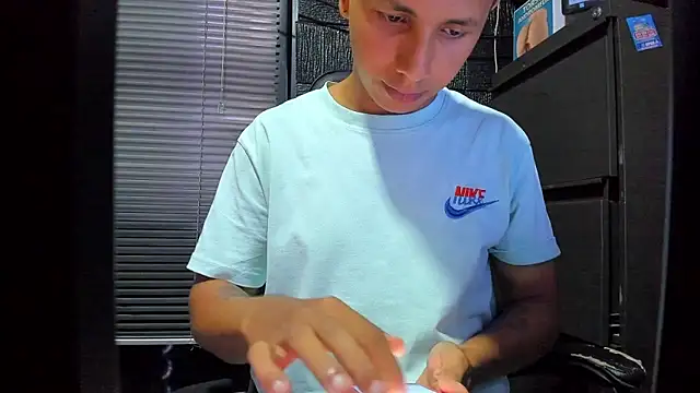boy_bigcock24cm Live XXX-chat