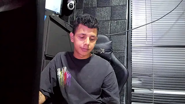 boy_bigcock24cm's Live XXX Chat